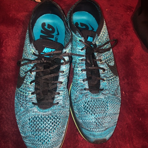 Nike Flyknit Racer - Picture 2 of 4